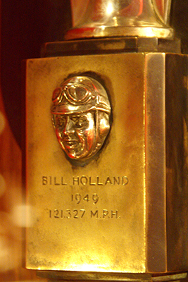 Borg Warner Trophy replica, Bill Holland 1949, Louwman Museum
